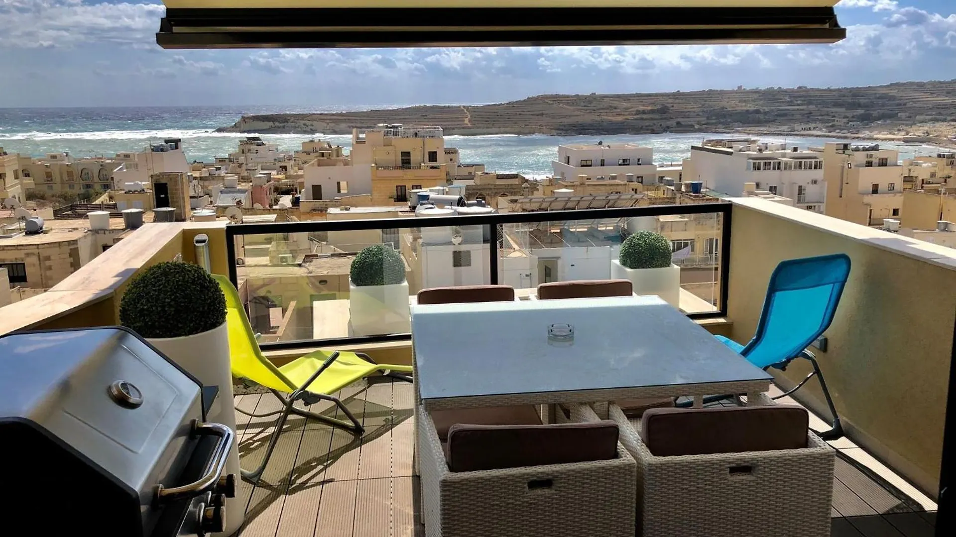 Sea View 2 Bedroom Penthouse Close To Beach Hpi6767 Marsaskala